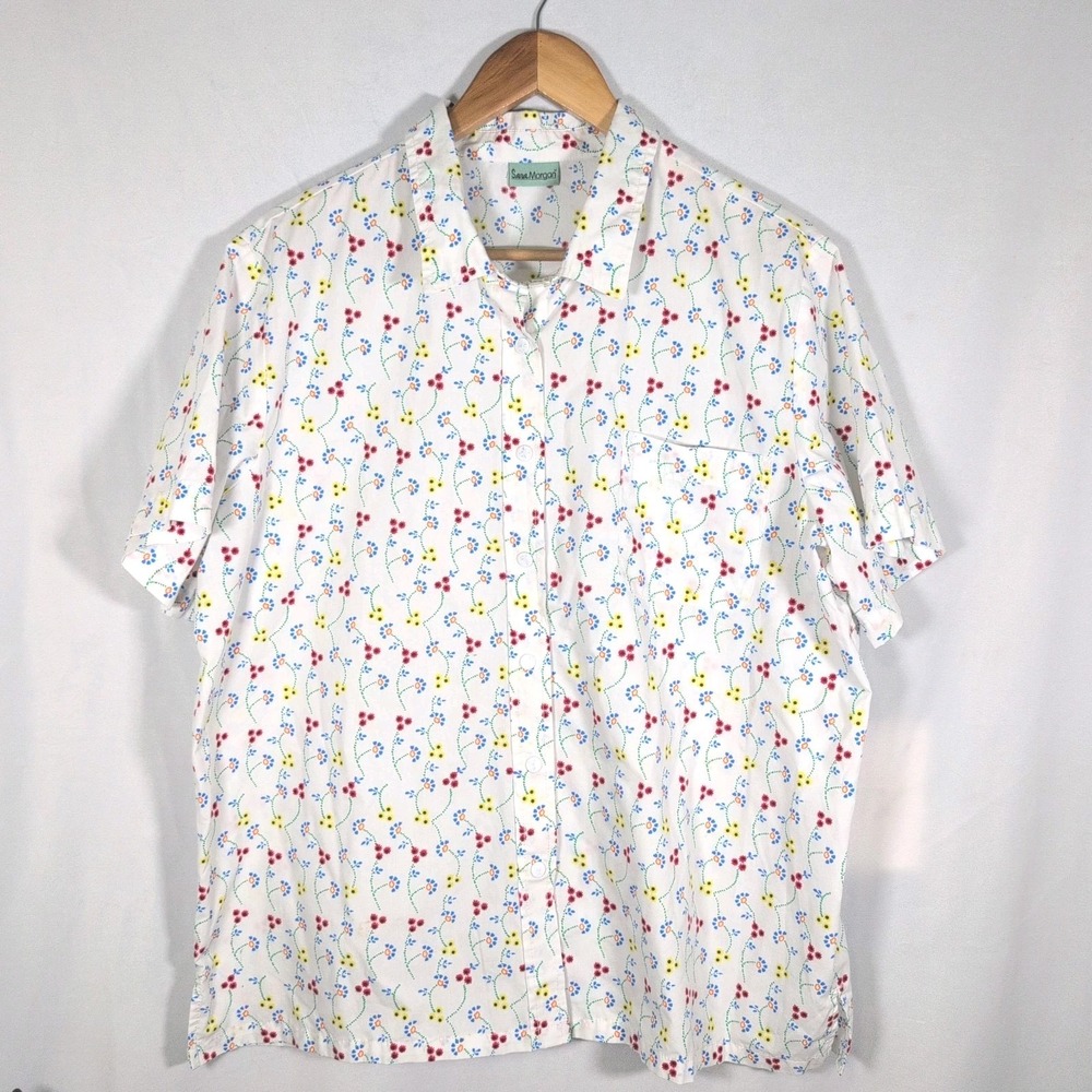 Vintage Sara Morgan White Button Shirt With Flowers XL